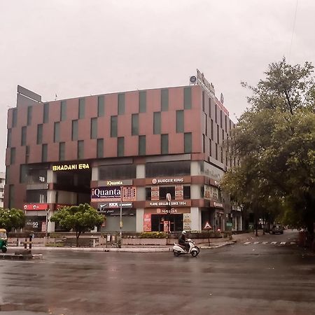 Zip By Spree Hotels Surat Exterior foto