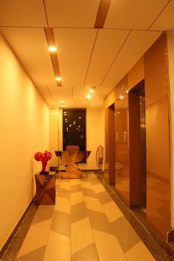 Zip By Spree Hotels Surat Exterior foto